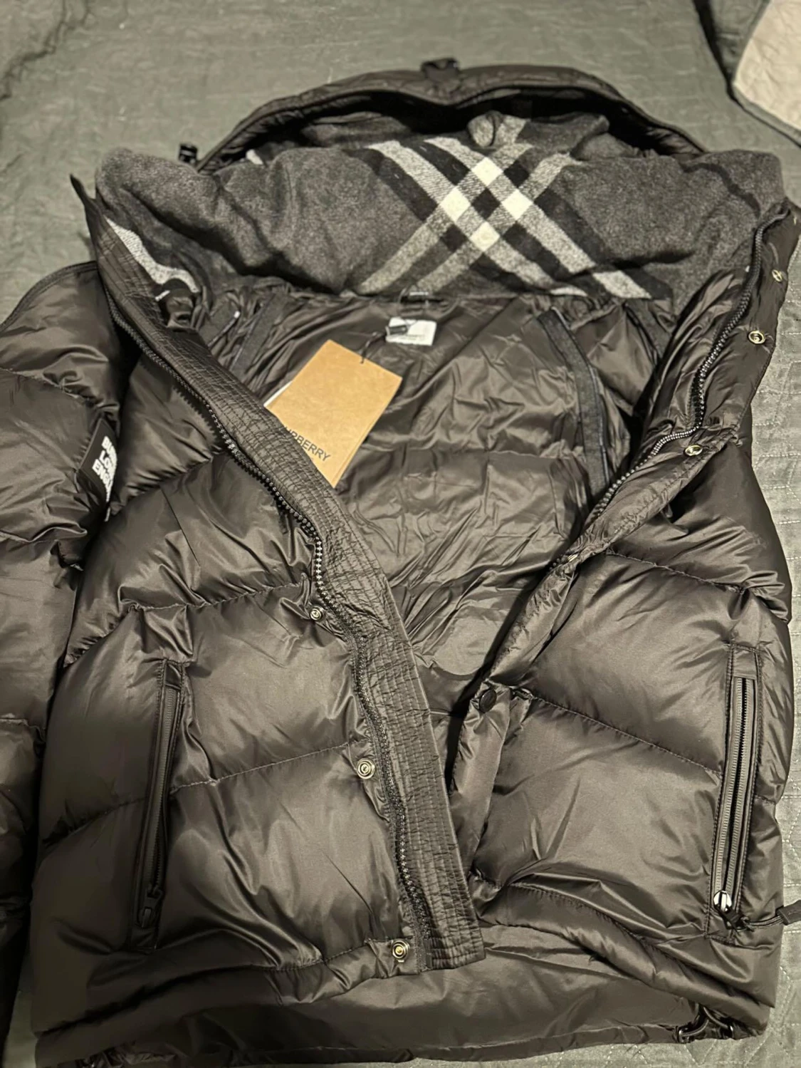 Svart pufferjacka från Burberry - 1