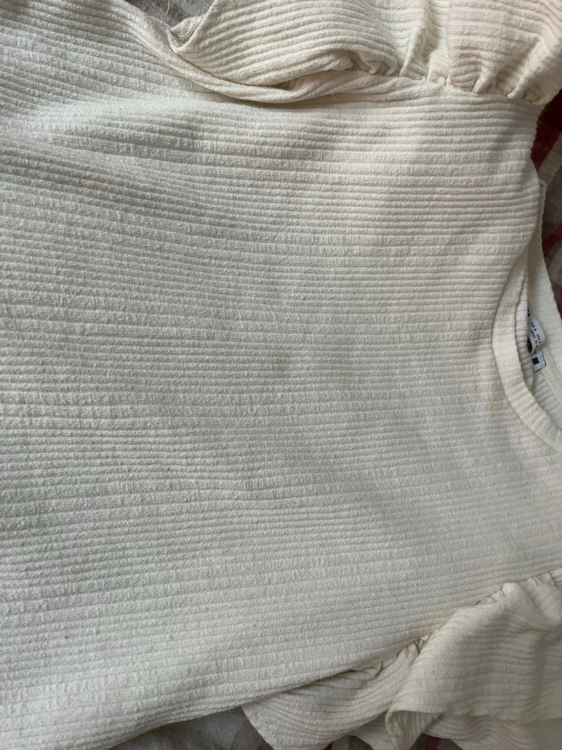 Vit ribbad topp med volangärmar💓 - 3