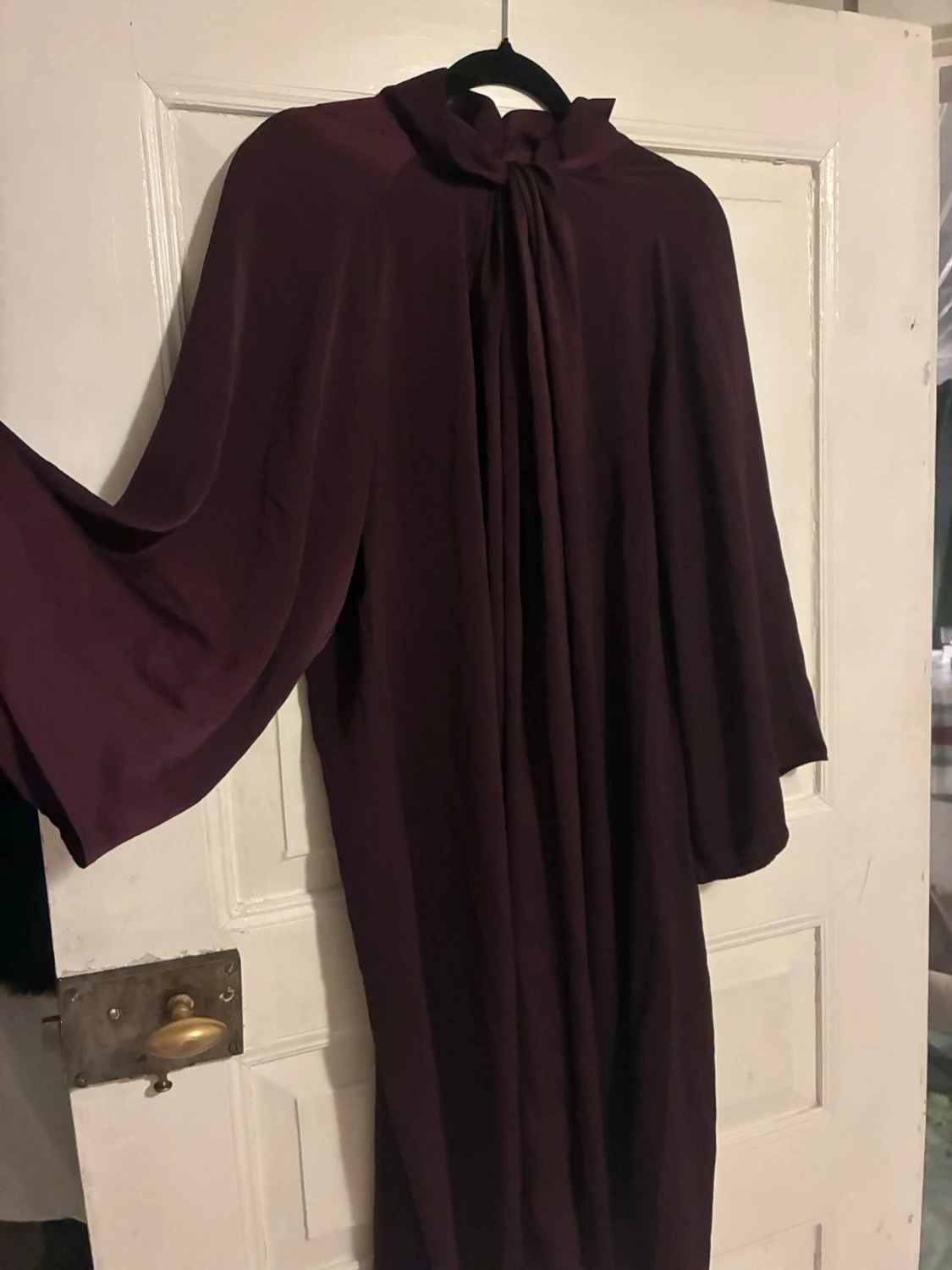 Vinröd/lila långklänning med knyt från inwear copenhagen