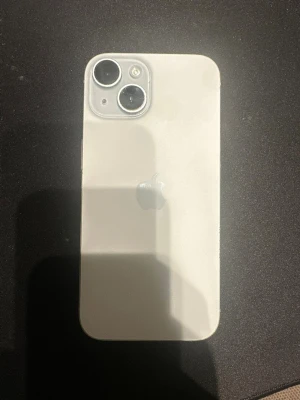 iPhone 15 - iPhone 15 128GB okej skick, bara en jätte liten spricka