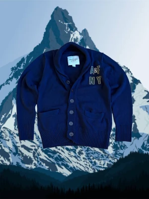 Abercrombie cardigan S - Säljer en sjukt snygg och stilren cardigan i storlek S. Tröjan är i mycket bra skick 9/10 och true to size