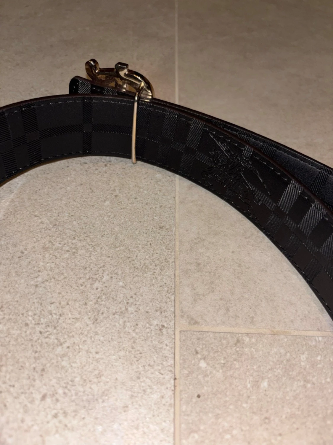 Burberry bälte med guldspänne