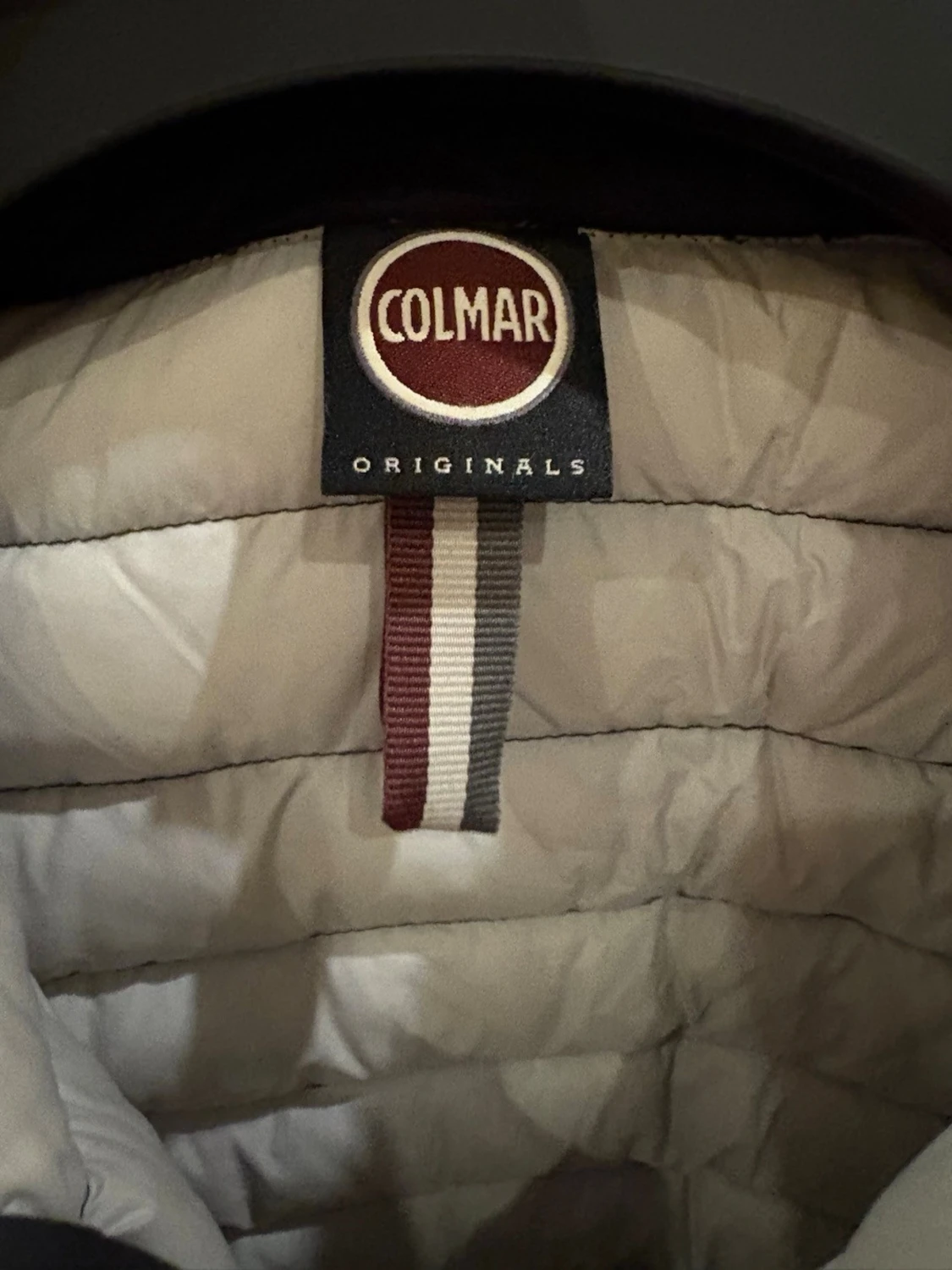 Svart dunväst från Colmar - 2