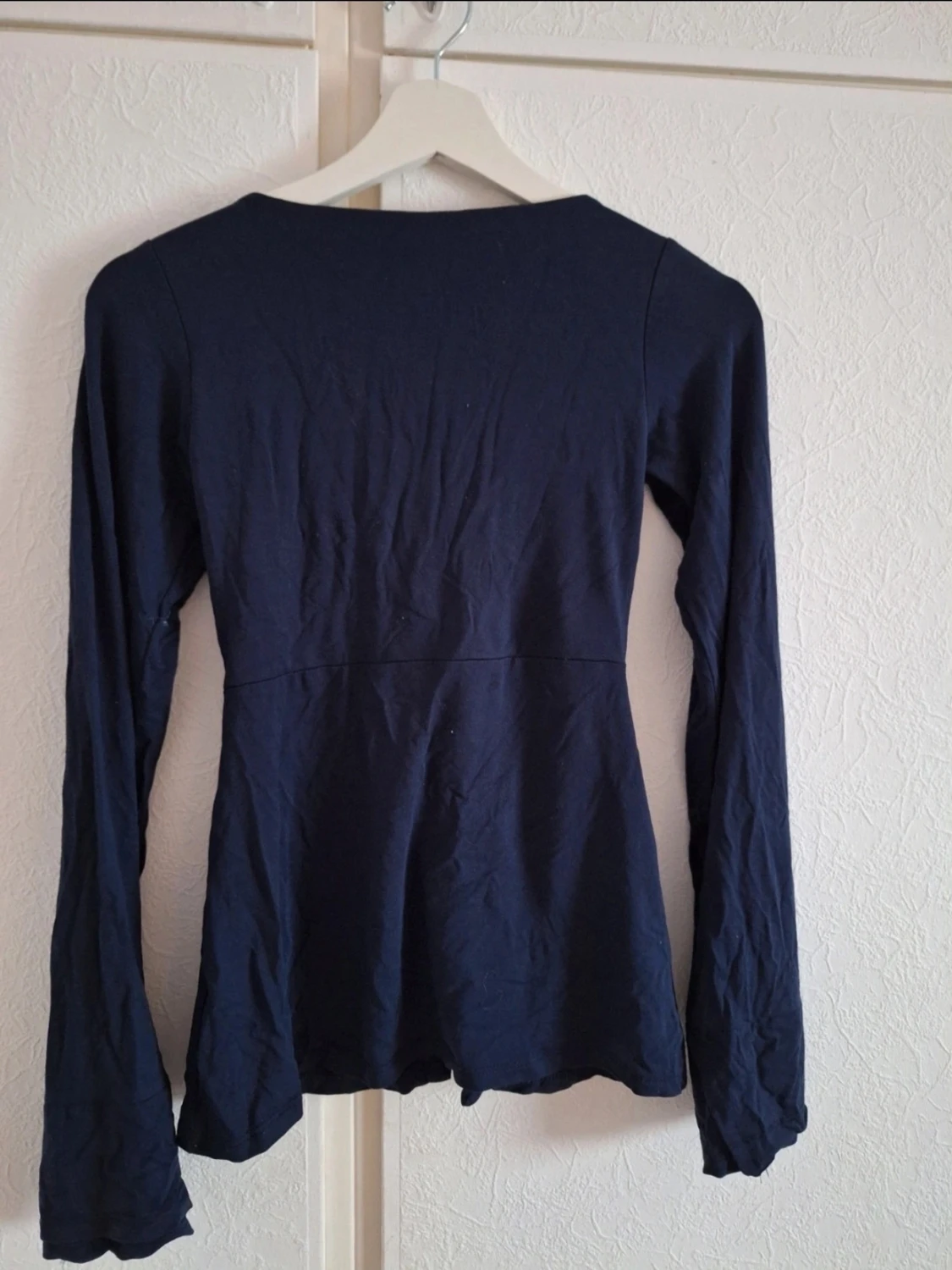 Marinblå långärmad knytblus - 1