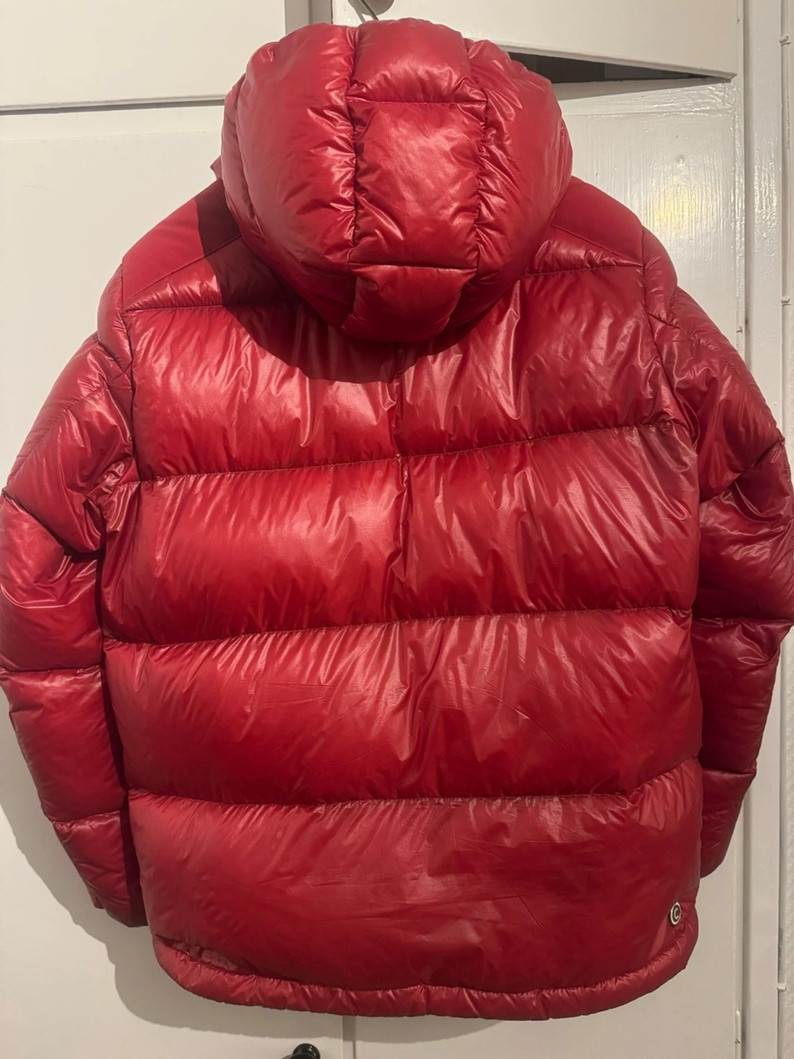 Röd pufferjacka med huva - 1