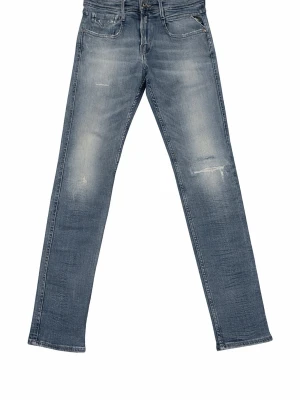 Grå slitna Replay anbass jeans - Snygga grå jeans från Replay med slitna detaljer och klassisk femficksmodell. Jeansen har raka ben och subtila slitningar på framsidan för en cool, avslappnad look. Tillverkade i mjuk bomullsdenim med Replay-lapp bak i midjan. Hör av er vid fler frågor.