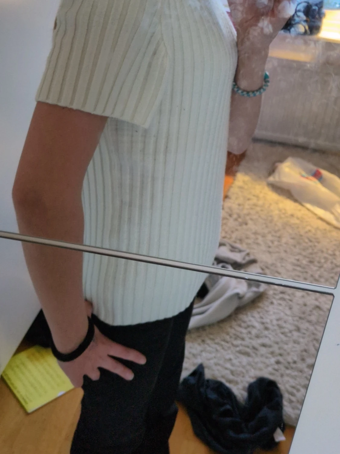 Vit ribbad kortärmad topp - 1