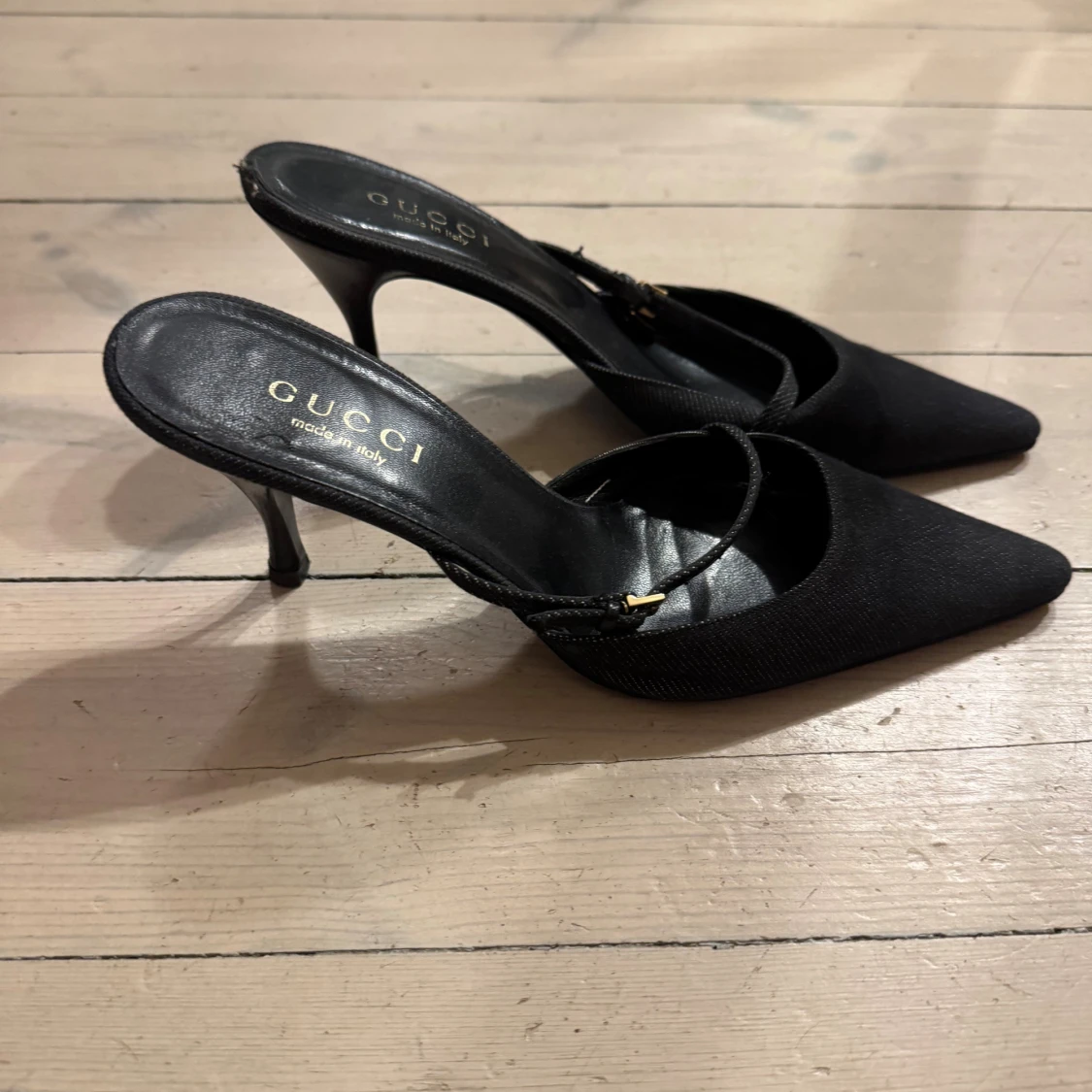 Svarta kitten heels från Gucci - 3