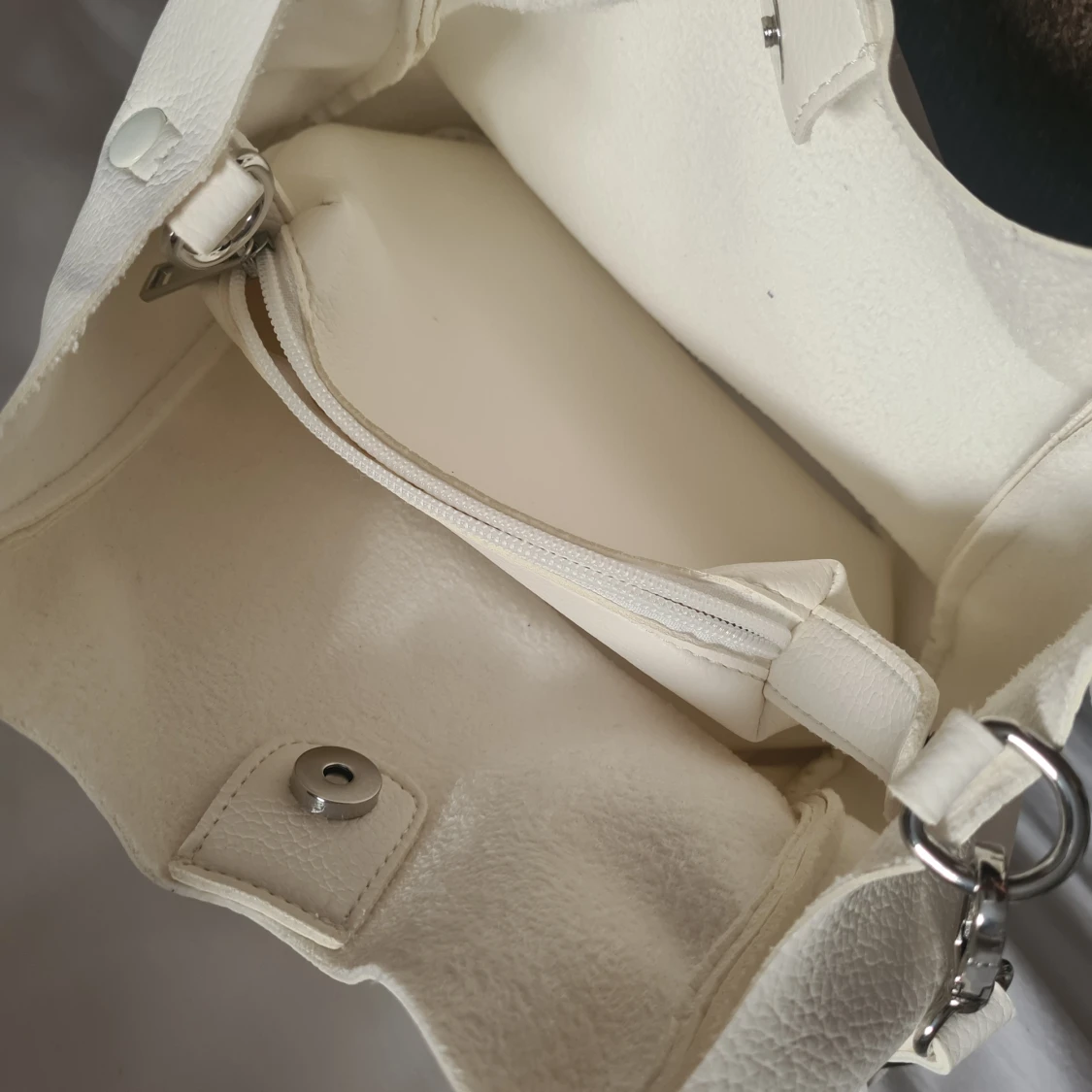 Vit axelväska från Mohito Accessories - 4