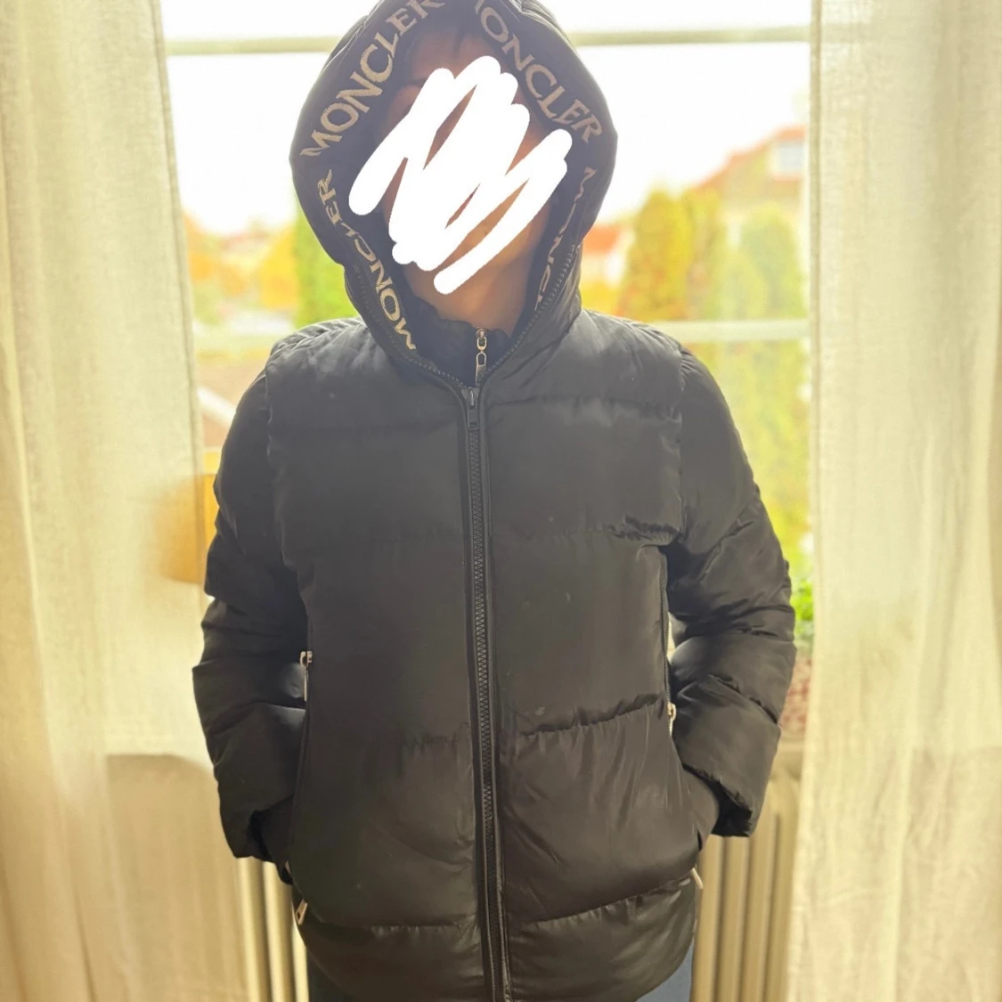 Svart Moncler pufferjacka med huva - 2