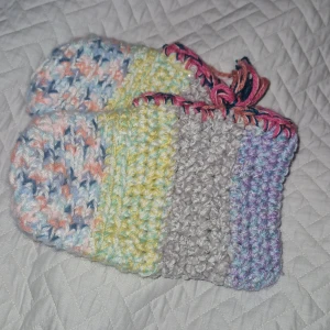 Virkade sockor - Egengjorda virkade sockor, helt nya. Bekväma och fina.