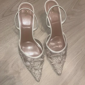 Zara klackar  - Helt NYA klackskor aldrig använda! Slutsålda på Zara. 