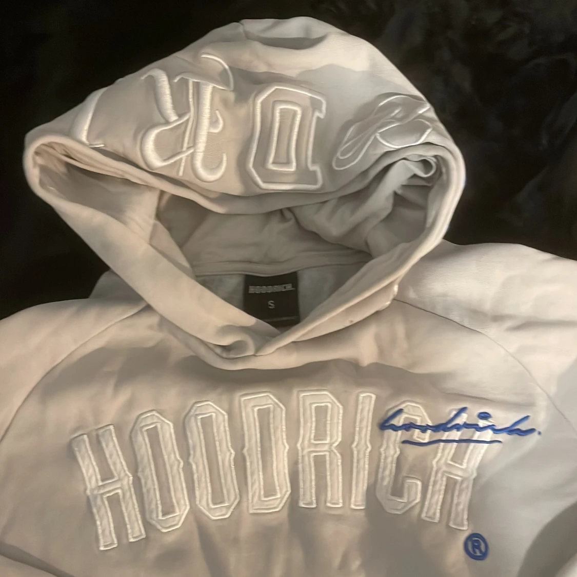 Grå hoodie från Hoodrich med tryck - 1