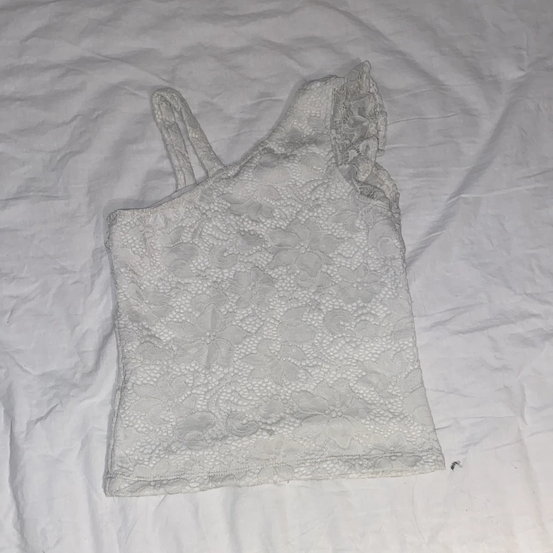 Vit spets topp från Lindex - 1