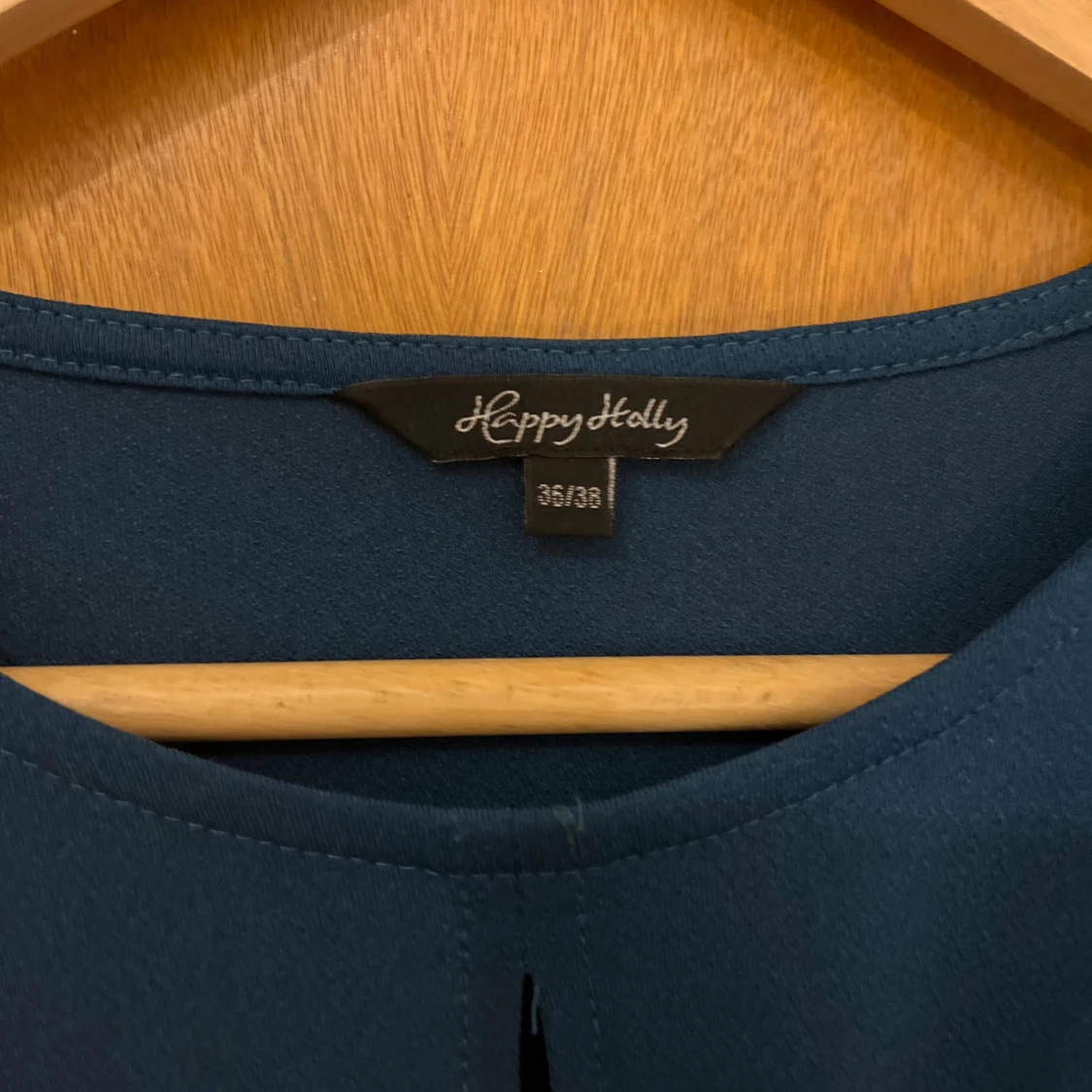 Blå långklänning med knyt från Happy Holly - 2