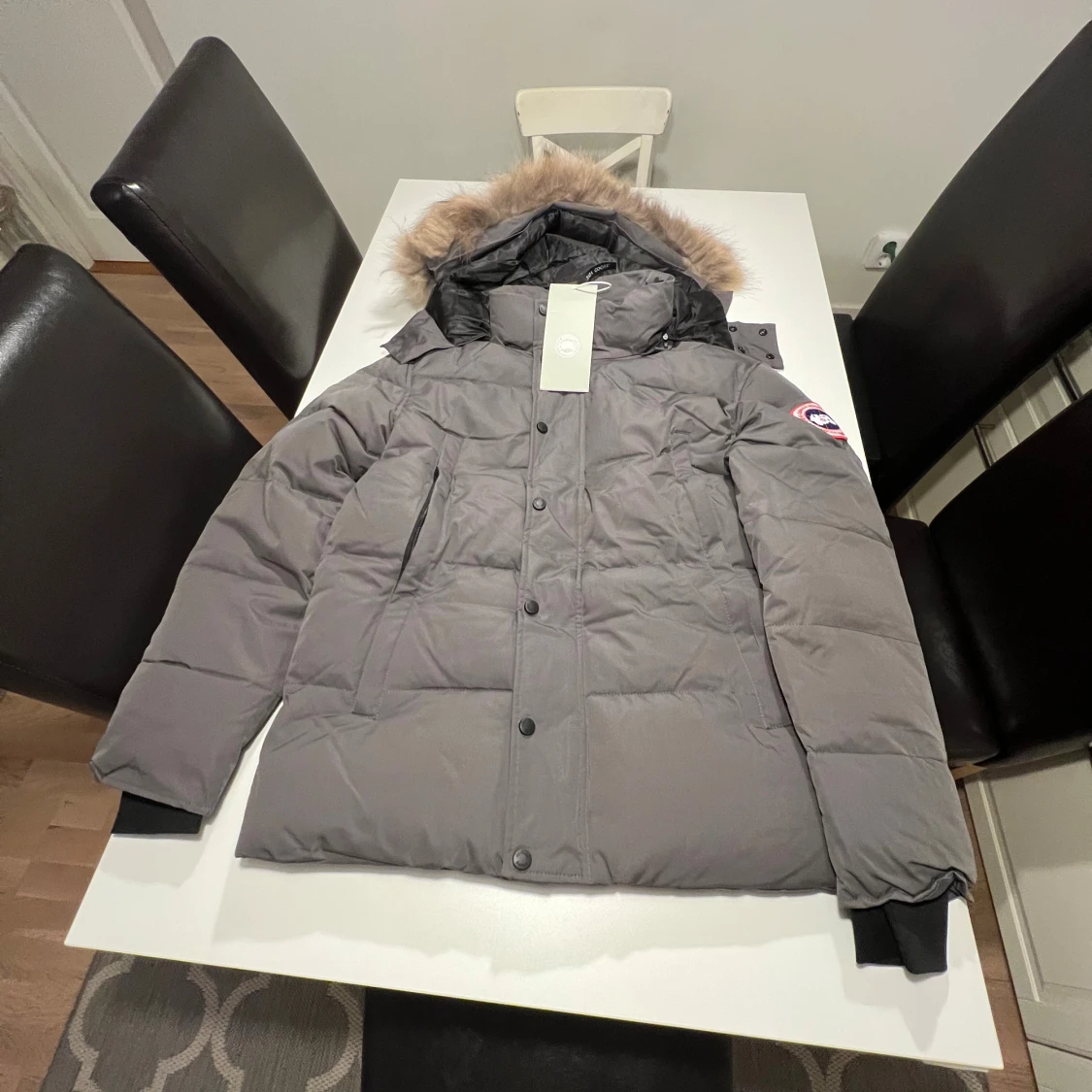 Grå dunjacka Canada Goose XS