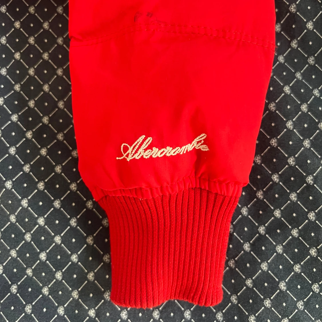 Röd vintage pufferjacka från Abercrombie & Fitch - 3