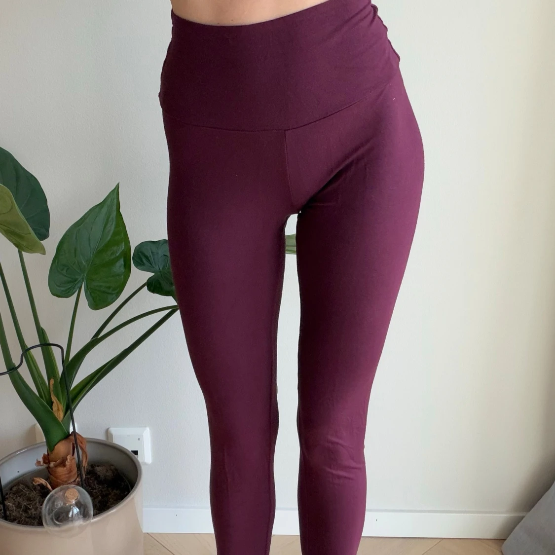 Vinröda leggings från Les Lunes XS