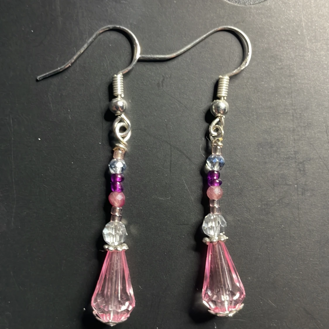  Hangjorda, långa örhängen med rosa droppar - 4