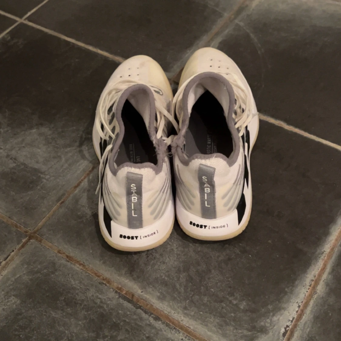 Adidas Stabil vita inomhusskor.✨ - 2