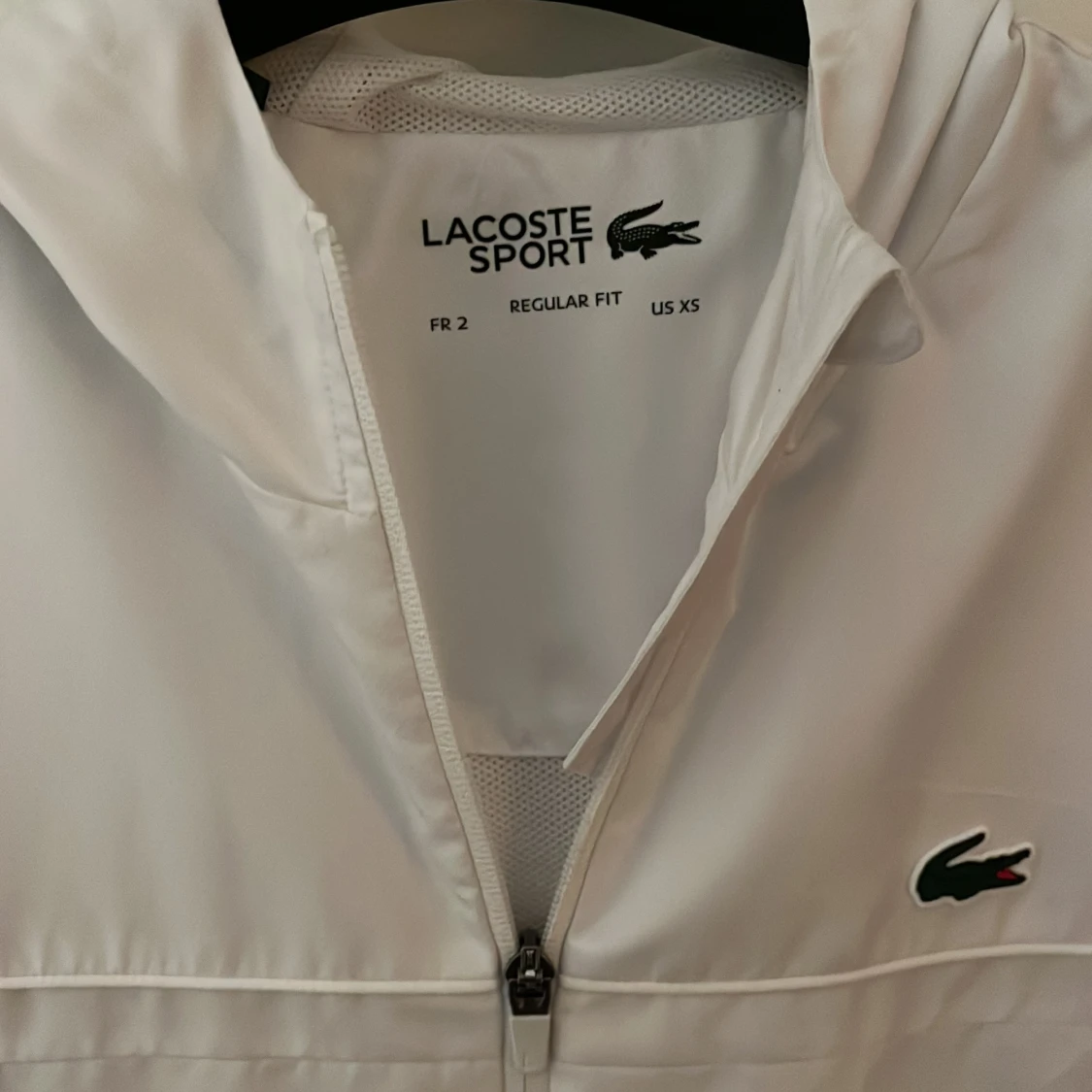 Vit vindjacka från Lacoste Sport XS - 1