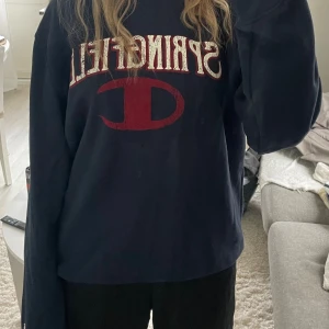 Champion sweatshirt  - Jättemysig oversized tröja igen champion i storlek large