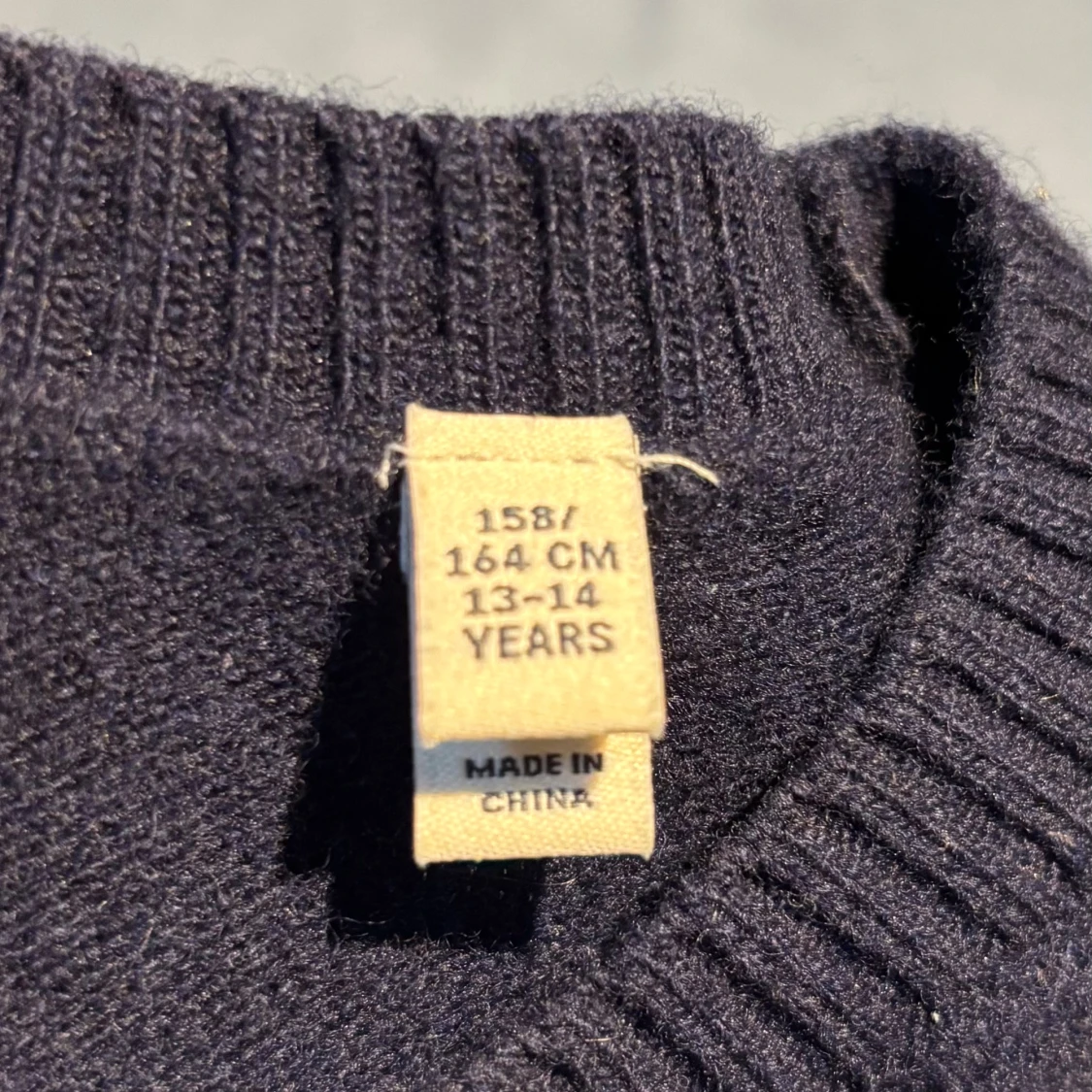 Mörkblå stickad tröja från GANT - 2