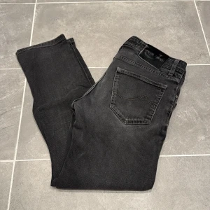 Jacob Cohën Style 622 - Ett par snygga byxor från Jacob Cohën i storlek W33 i modellen Style 622 