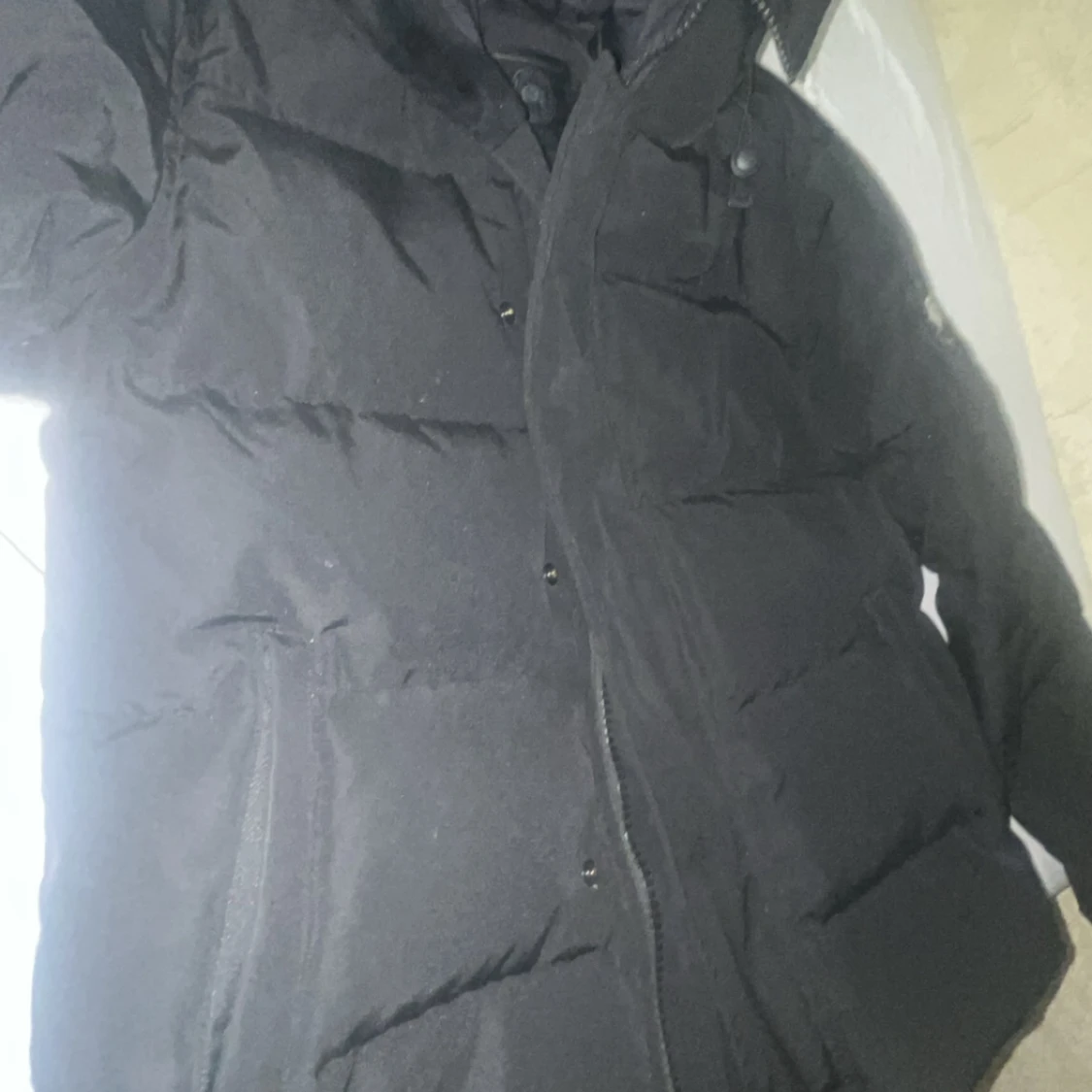 Svart pufferjacka från Canada Goose