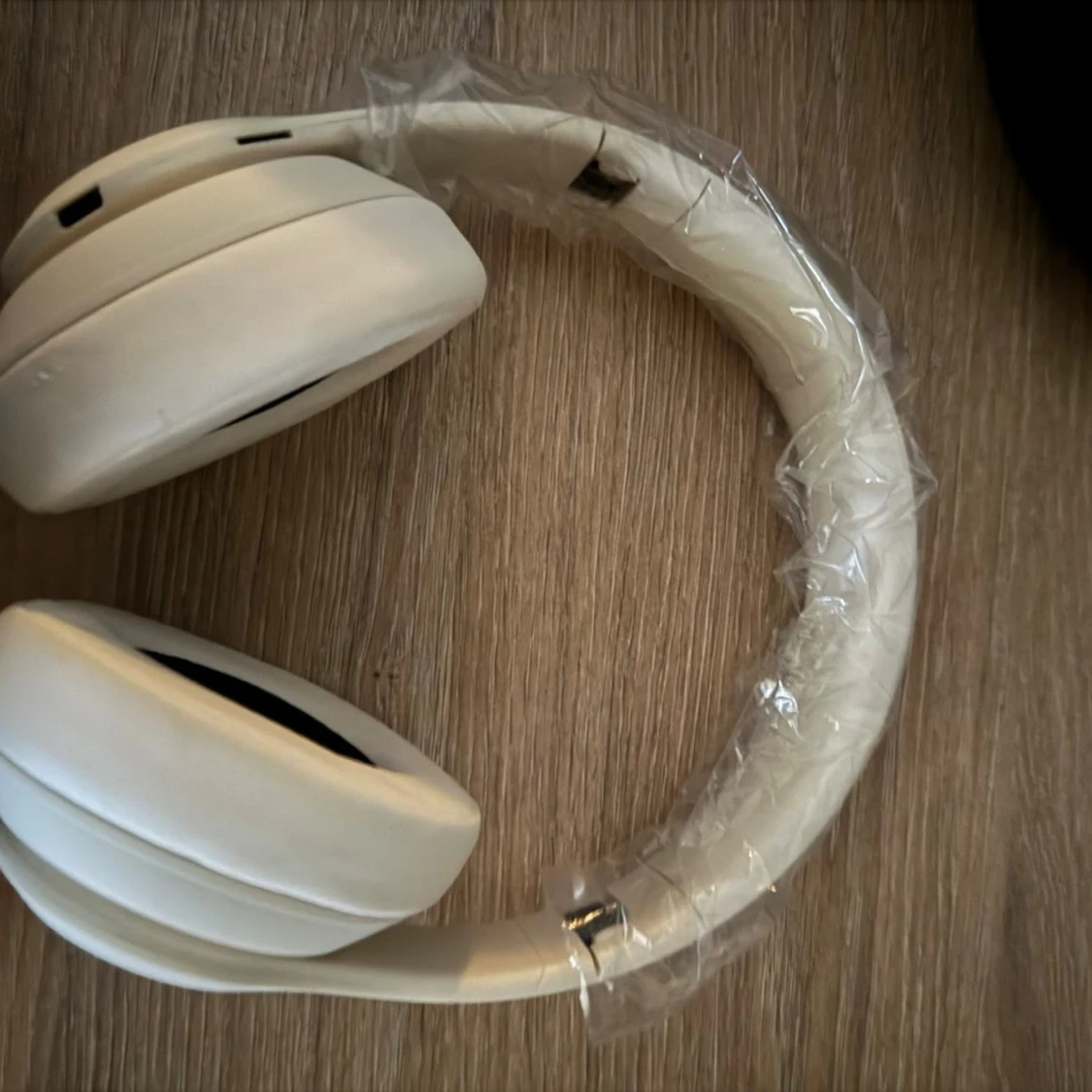 Beats Studio Pro - 2