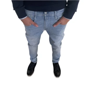 Replay  - Säljer dessa riktigt snygga replay jeans i modellen hyperflex. Skick 9/10. Riktigt snygg ljusblå färg. Hör av dig vid minsta fundering 🙌🤩