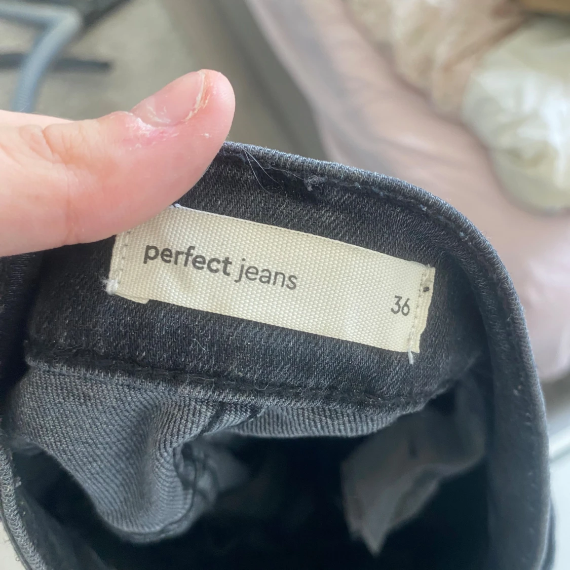 Svarta bootcut jeans från Gina Tricot - 3