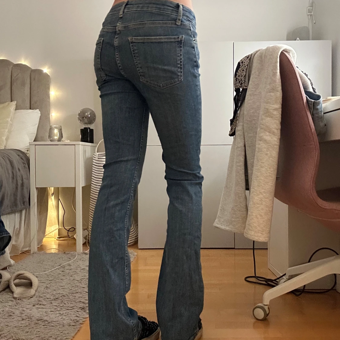 Blå bootcut jeans  - 1