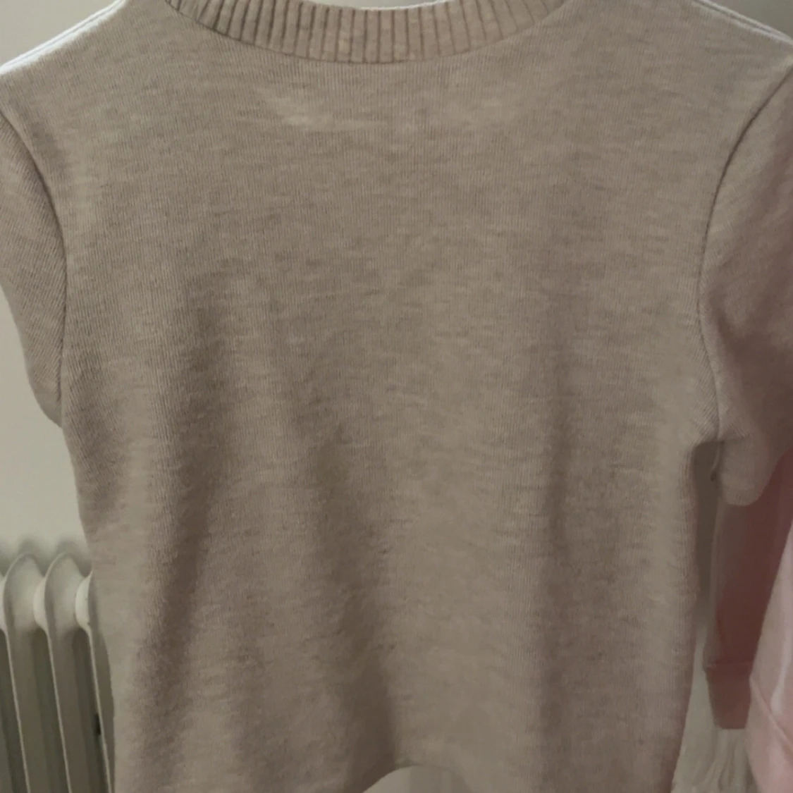 Beige stickad tröja med pärlor från Zara - 2