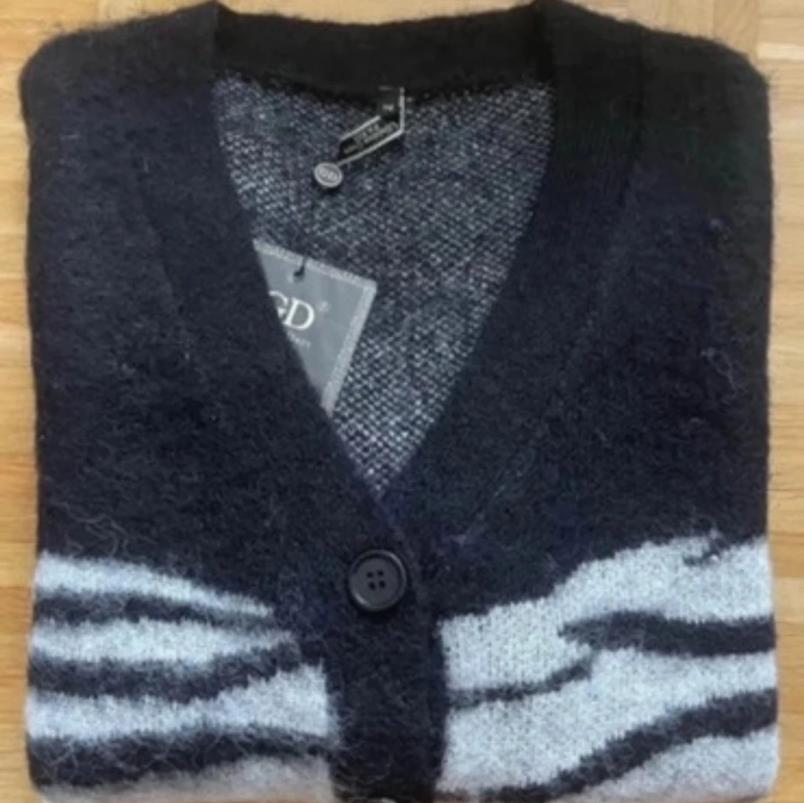 Svartvit zebramönstrad kofta GD - 1