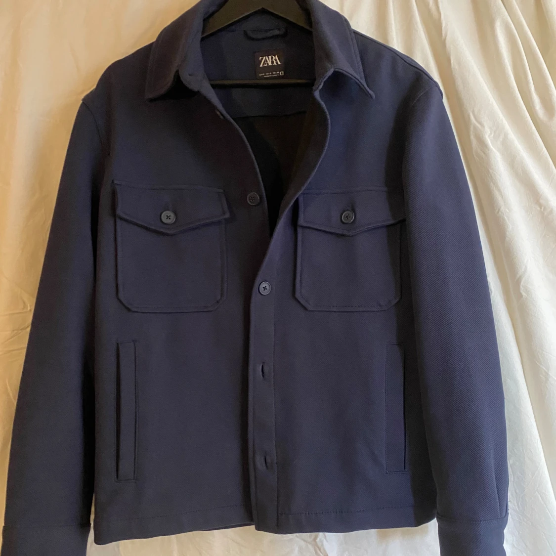 Mörkblå overshirt från Zara