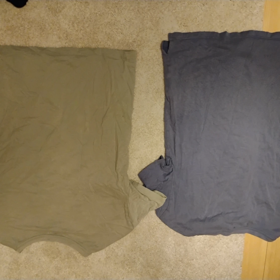 Två GNMD t-shirts i blått och beige - 1