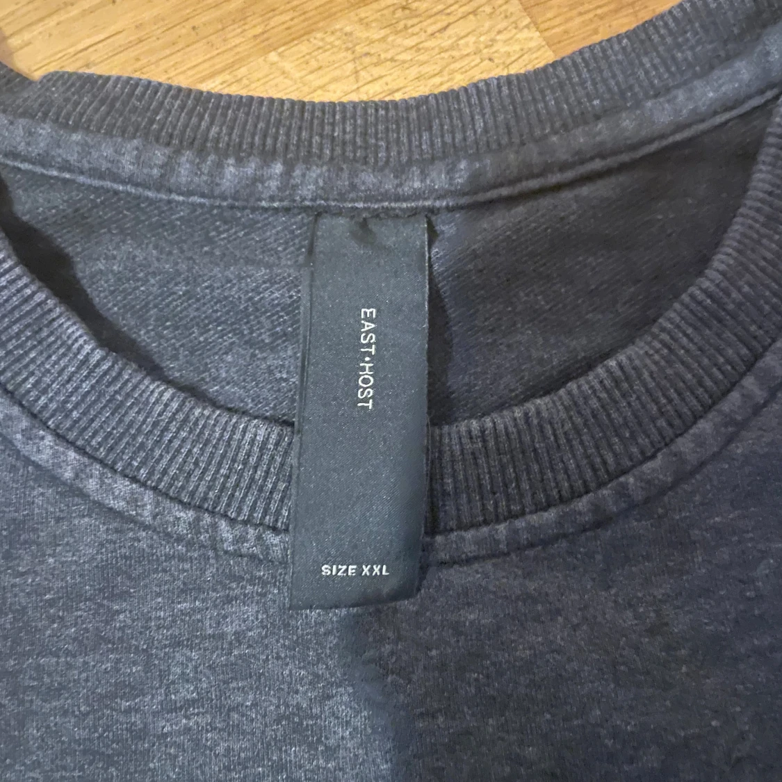Mörkgrå sweatshirt från East Host XXL - 2
