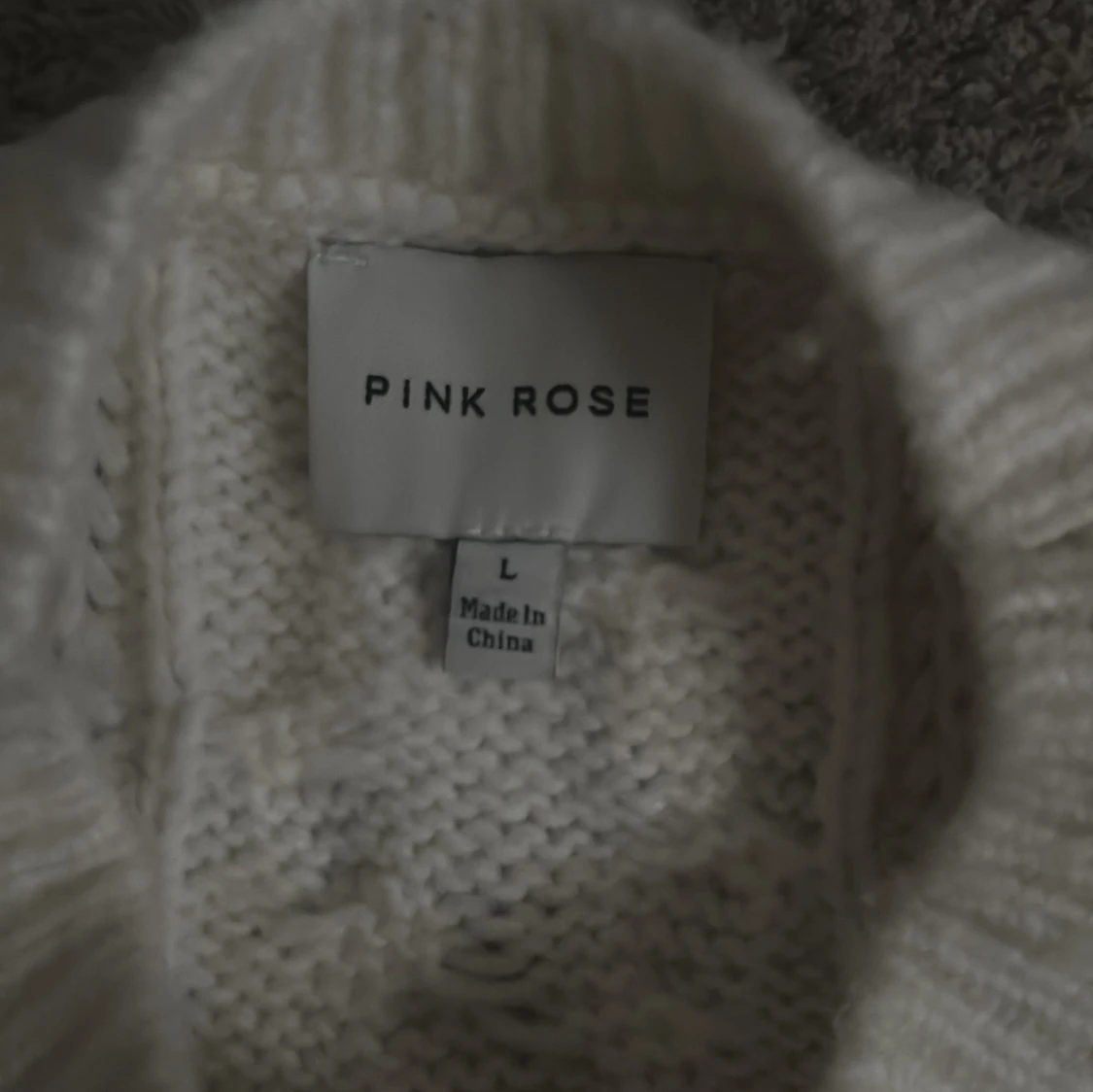 Vit stickad väst  - 1