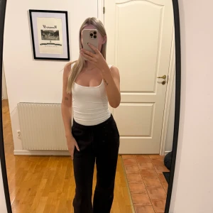 body - vit body från zara! Aldrig använd🤍