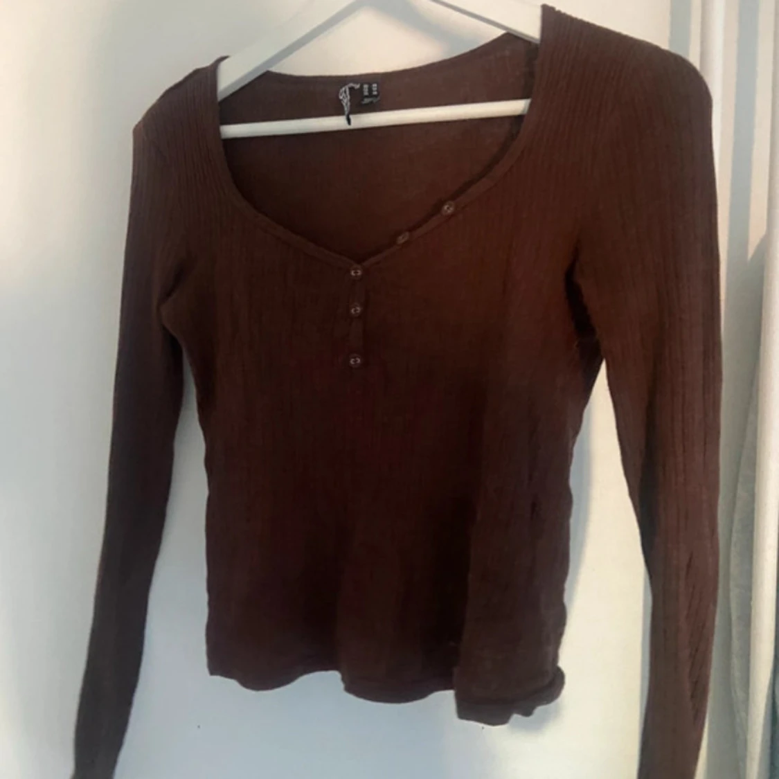 Brun ribbad långärmad topp Pieces