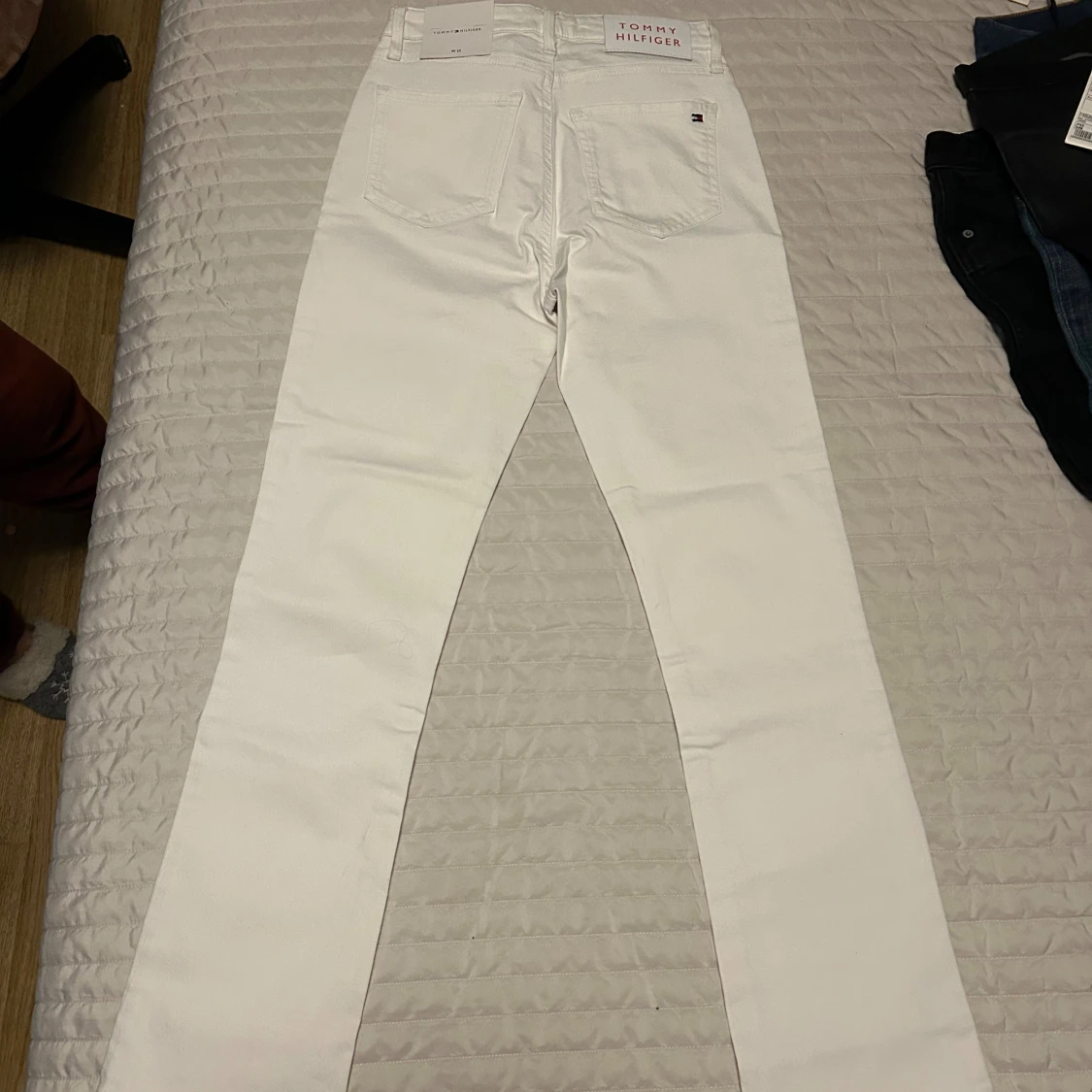 Vita jeans från Tommy Hilfiger  - 1