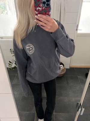 Supersnygg Brandy Melville sweatshirt. One size, S-M. Fint skick.