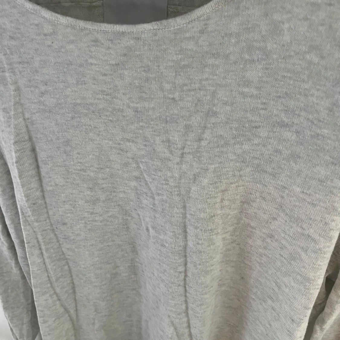 Grå stickad tunn tröja  - 90