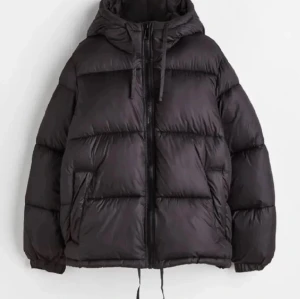 Varm vinterjacka!!! - Använd endast fåtal gånger 💞 storlek S, pris kan diskuteras