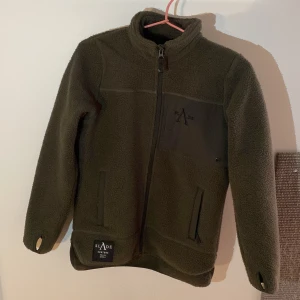 Slade fleece - Bra skick aldrig använt,pris kan diskuteras!💞