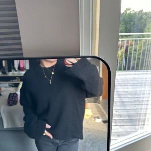 Stickad tröja GinaTricot - Stickad tröja från GinaTricots premium collection. Nyskick, använd endast två gånger. Storlek XS.