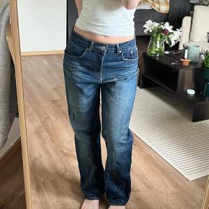 Snygga low waist jeans från Zara! 