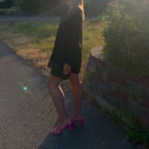 Klackskor - Rosa klackskor använt en gång, i nyskick 💓