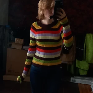 Färgglad Gina Tricot Tröja <3  - Jättefin tröja från Gina Tricot perfekt till hösten <3 Stretchig! 